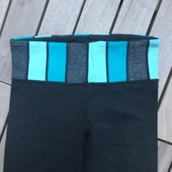 LULULEMON Black Teal Waist Band Cropped Leggings - Picture 4 of 6